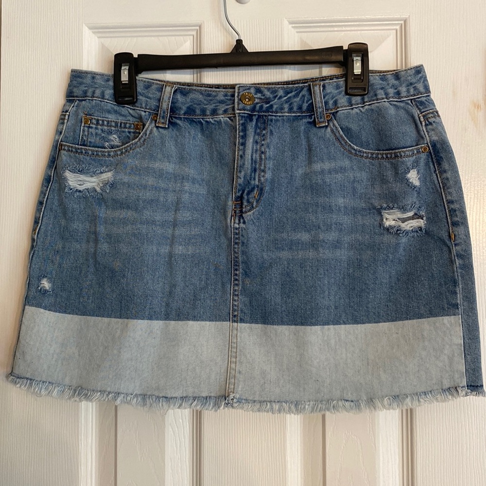 TRUE Craft Distressed Jean Mini skirt Size 15